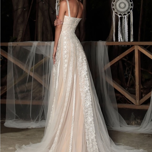 Chic Nostalgia Wedding Dress (Dharma) NWOT - Picture 2 of 6